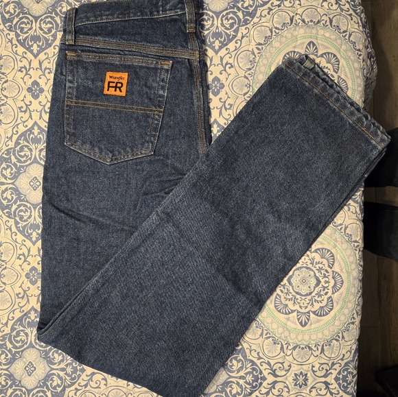 NEW Wrangler Dark Blue Relaxed FR Jeans 32×36 - Picture 1 of 6